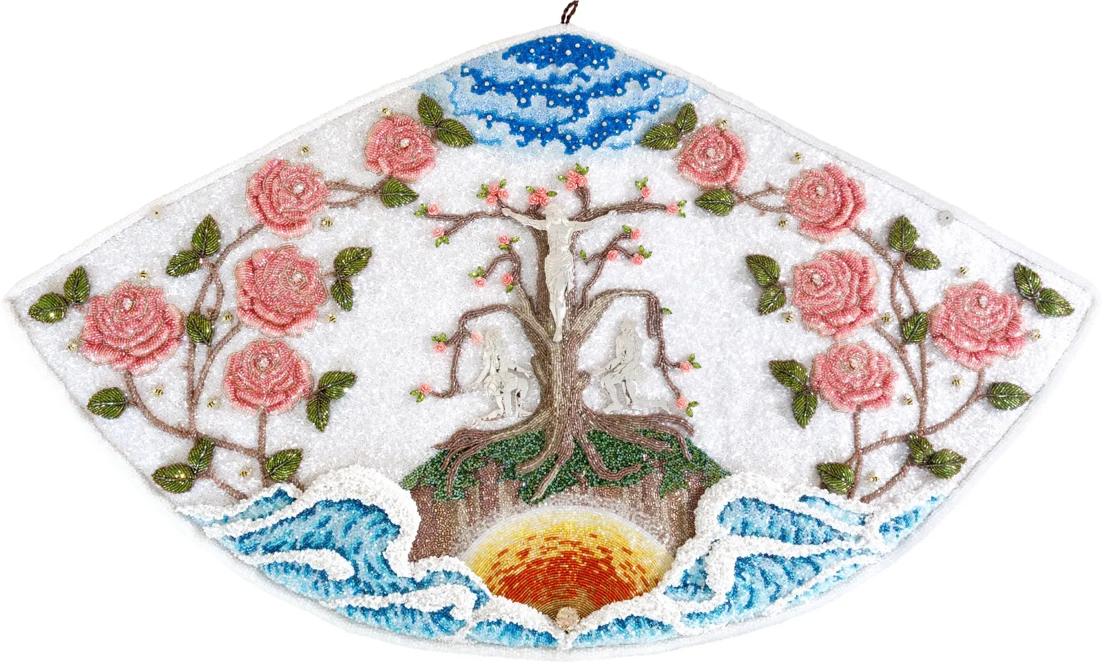 Manto da Imagem Peregrina do Círio 2025 homenageia mosaico da Basílica Santuário